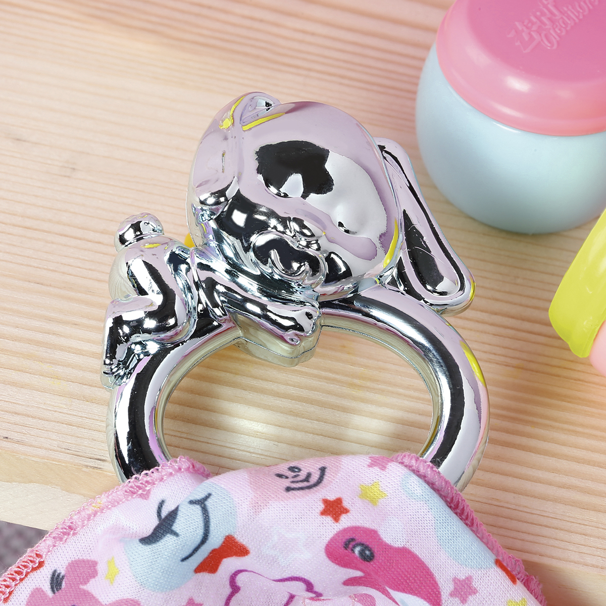 Фото5 Набор аксессуаров для куклы BABY BORN -  ЗАБОТА О МАЛЫШЕ (бутыл., подгузн., пустышка,игр.-одеяльце) Каталог